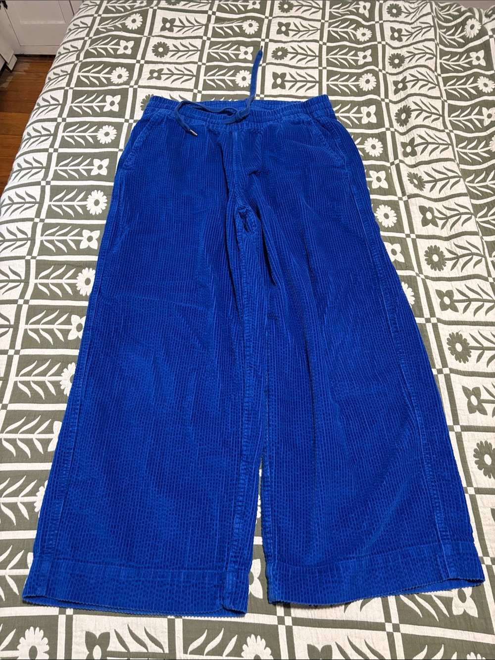 Old Navy Wide-Leg Corduroy Pants in Cobalt Blue